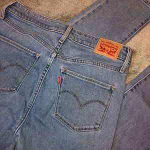 Levi’s 721 High Rise Skinny Jeans